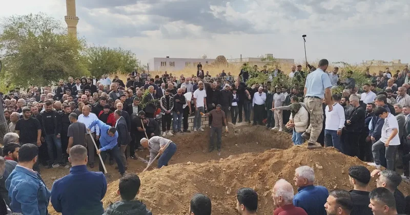Mardin de yürek yakan veda: 2 anne ve 4 çocuk yan yana toprağa verildi