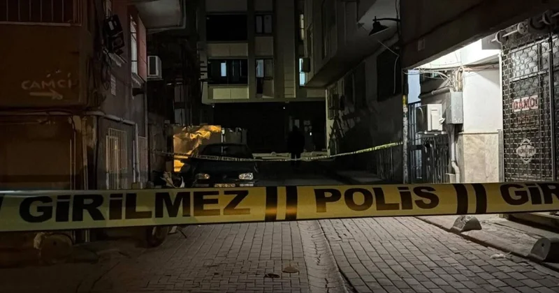 Zeytinburnu’nda iki grup arasında silahlı kavga! Mermi evin camını kırarak içeri girdi