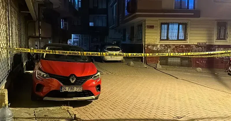 Zeytinburnu’nda iki grup arasında silahlı kavga; binalara ve iş yerine mermi isabet etti