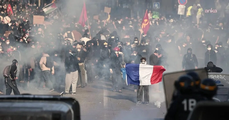 Fransa da pahalılık protestoları: Yaklaşık bin gözaltı, iki ağır yaralı Sözcü Gazetesi