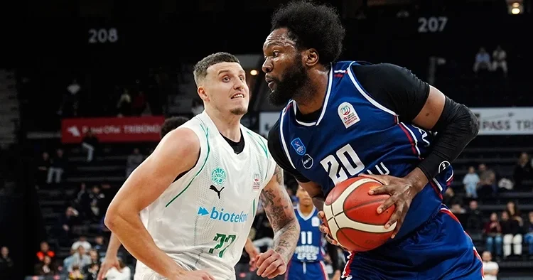 Anadolu Efes sahasında kazandı!