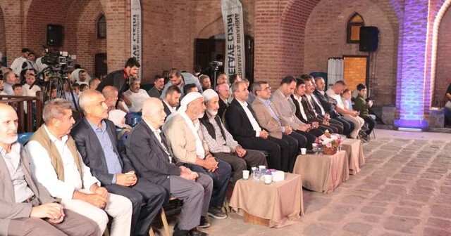 Cizre de Melayê Cizîrî Anma Programı kaside şöleniyle sona erdi Şırnak Haber Habertürk Yerel Haberler