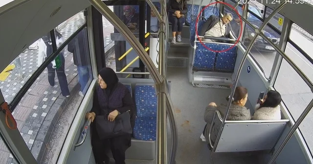 Belediye otobüsü şoförü, kalp krizi geçiren yolcuyu hastaneye yetiştirdi; o anlar kamerada Bursa Haberleri
