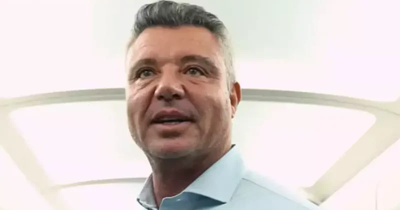 Fenerbahçe Başkanı Sadettin Saran, Rize dönüşü uçakta futbolcuları tebrik etti Fanatik Spor Haberleri Video