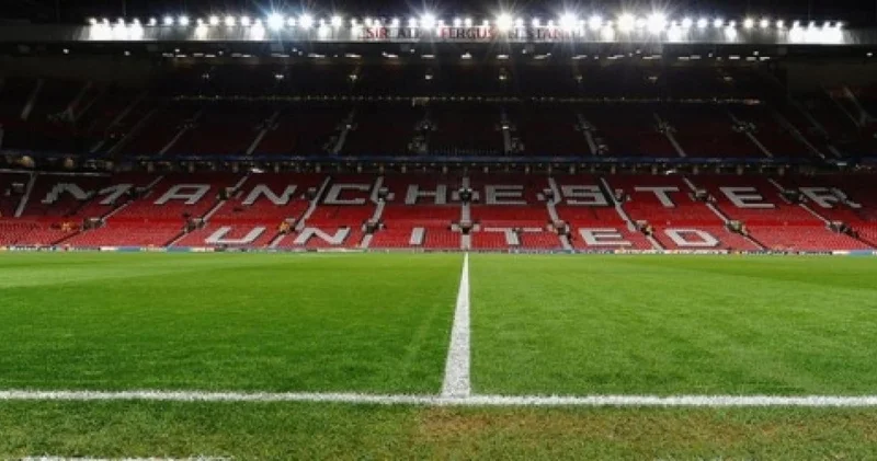 Old Trafford’da şok! Takım arkadaşını tokatladı kırmızı kart gördü