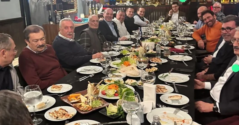 Yine bir kimler kimlerle beraber fotoğrafı! Kılıçdaroğlu nun isteği ile HSK ya girmişti... Mehmet Ağar detayı