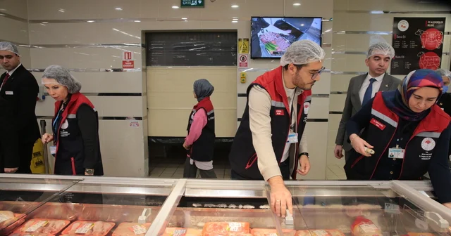 Bolu da alış veriş merkezinde gıda satışı yapan işletmeler denetlendi Bolu Haberleri