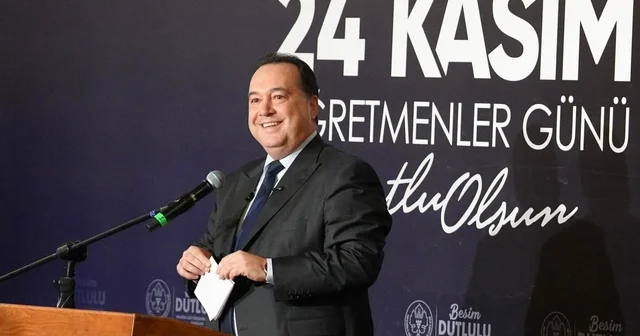 Manisa da öğretmenlere çifte bayram Manisa da tüm öğretmenlere ulaşım desteği sağlanırken, belediye bünyesindeki öğretmenlerin maaşları da 75 bin TL oldu Manisa Haberleri