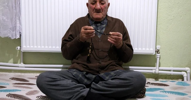 Yaşlı çift doğal gazla tanıştı: Hayal bile edemiyorduk Tüp ve kömür derdi bitti, sıcak su konforu geldi Soba çilesi bitiyor: 250 hane ücretsiz dönüşümle ısındı Kocaeli Haberleri