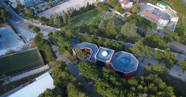 Görmeyi çok istediği eseri onun adıyla açıldı Demirci de Özgen İzmiroğlu Kültür, Bilim ve Teknoloji Merkezi açıldı Manisa Haberleri