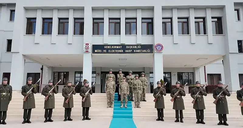 Genelkurmay Başkanı Bayraktaroğlu ndan komutanlıklara ziyaret