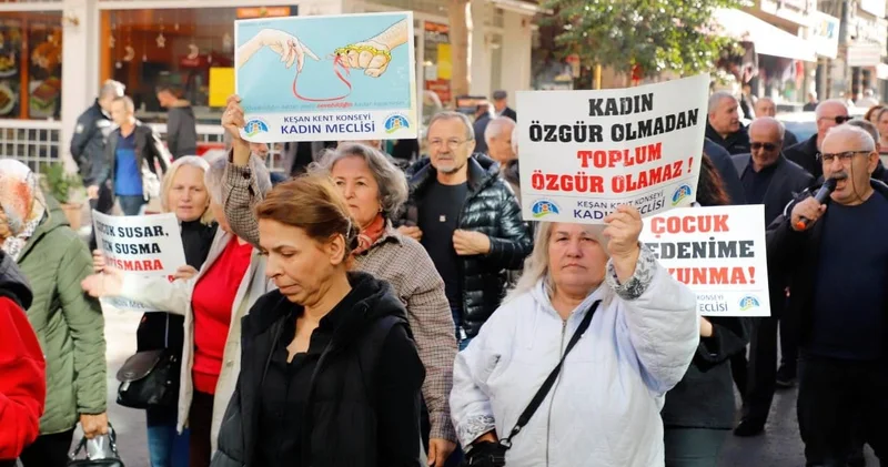 Kadınlar meydanda haykırdı: İnsanca yaşam istiyoruz