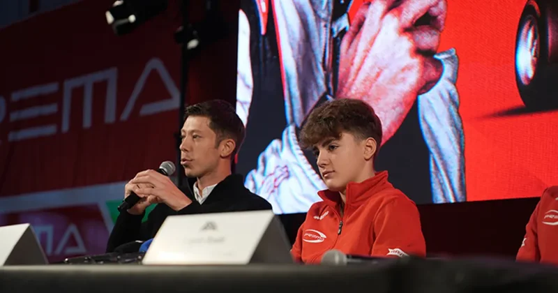 Luca Baldisserri den Formula 4 pilotu Alp Aksoy a övgü: