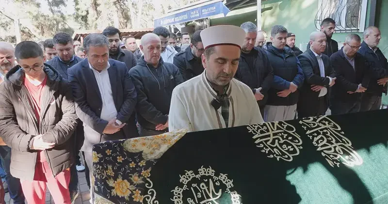 Kağıthane de eski eşi tarafından öldürülen Nuran Şimşek son yolculuğuna uğurlandı