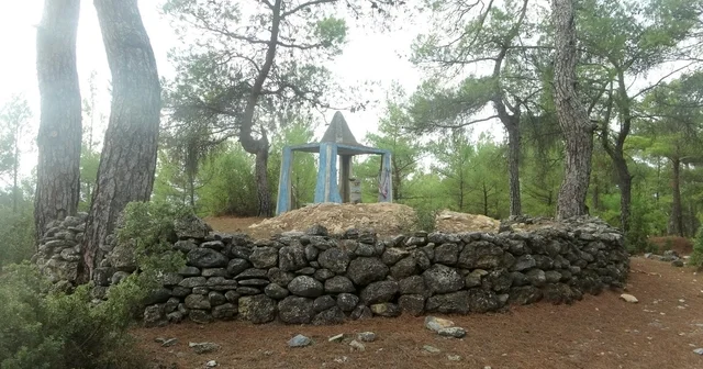 300 yıllık türbe kaçak kazıyla delik deşik edildi Muğla Haberleri