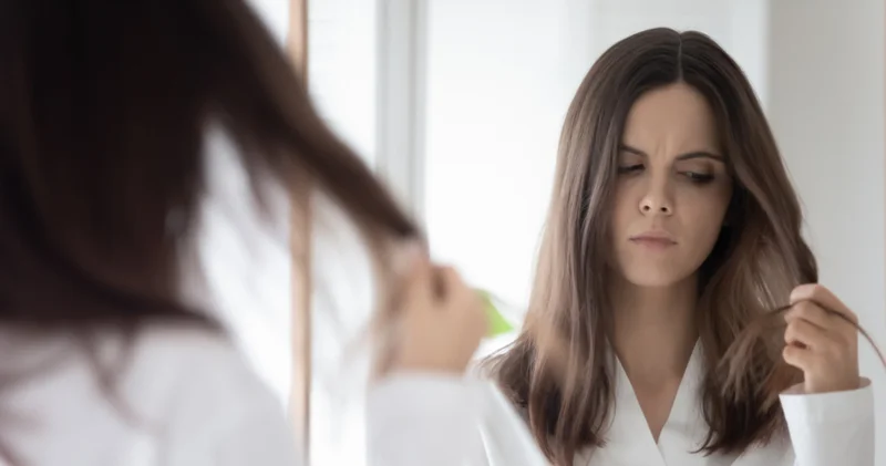 Mevsim geçişi mi, fazla kilo kaybı mı? İşte saç dökülmesinin nedenleri