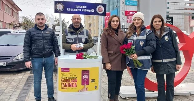 Sungurlu da polis ekiplerinden kadınlara KADES tanıtımı yapıldı Çorum Haberleri
