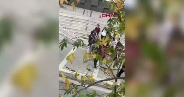 Kağıthane’de feci anlar! Ağabey kız kardeşini rahatsız eden 2 kişiyi bıçakladı!