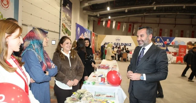 Başkan Şerifoğulları, AileFest te ailelerle buluştu; genç çiftin nikahını kıydı Elazığ Haberleri