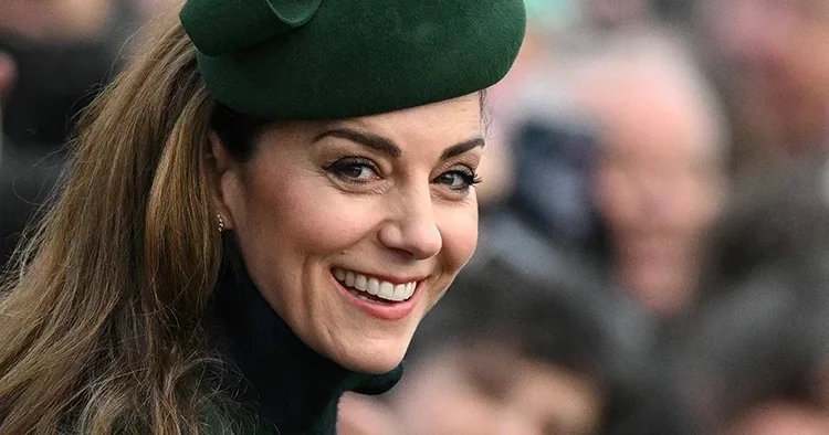 Tahtın arkasındaki sessiz güç… Daha tacını takmasına çok zaman var ama o çoktan kraliçe olmuş bile!