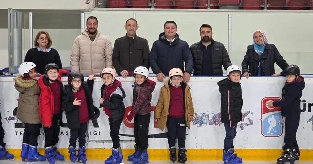 Geleceğin buz hokeycileri ilk adımlarını attı Erzurum Haberleri