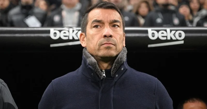 Giovanni van Bronckhorst milli takımın başına geçiyor
