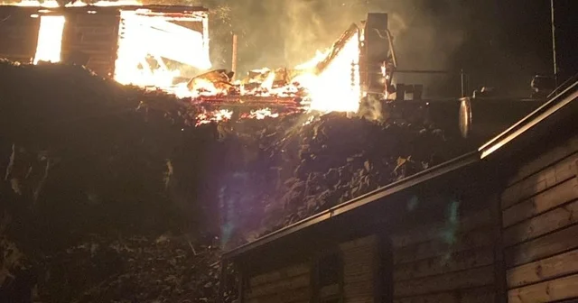 Kırklar Dağı Mescidi çıkan yangında kül oldu 3 bin metredeki mescid yörede Kırkların buluşma yeri inancıyla anılıyordu Trabzon Haberleri