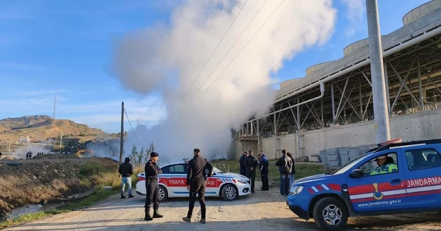 Aydın da sıcak su boru hattı patladı; yol trafiğe kapandı Aydın Haberleri