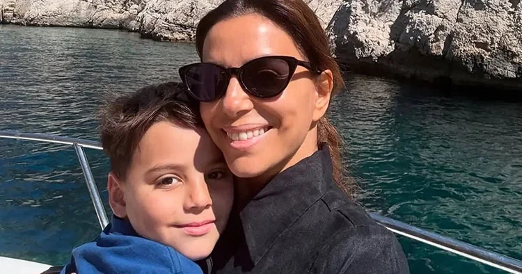 Onun uğruna ülkesini bile terk etmişti… Artık tek dünyası oğlu: İyi ki seni bu kadar geç doğurmuşum!