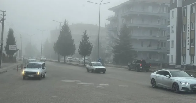 Tavşanlı şehir içerisinde sabah saatlerinde görüş mesafesi 50 metreye düştü Kütahya Haberleri