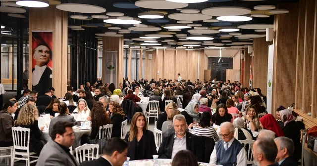 Osmangazi Belediyesi nden eğitimcilere unutulmaz öğretmenler günü Bursa Haberleri