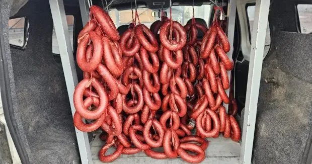 Hatay haberleri Hatay da menşei belirsiz kilolarca sucuğa el konuldu 25 Kasım 2025