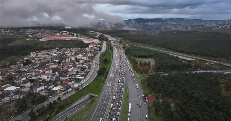 SON DAKİKA İstanbul da trafik yine kilit! Akşam saatlerinde yoğunluk yüzde 89 a ulaştı