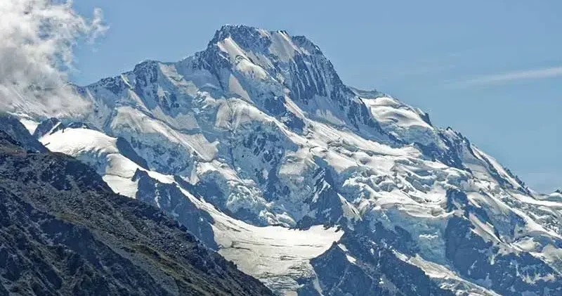 Yeni Zelanda’da dağ tırmanışında 2 kişi hayatını kaybetti