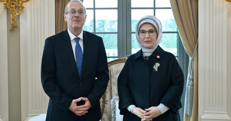 Emine Erdoğan DSÖ heyeti ile görüştü