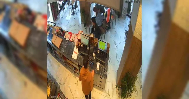 Otomobil döner salonuna girdi; o anlar kamerada Malatya Haberleri