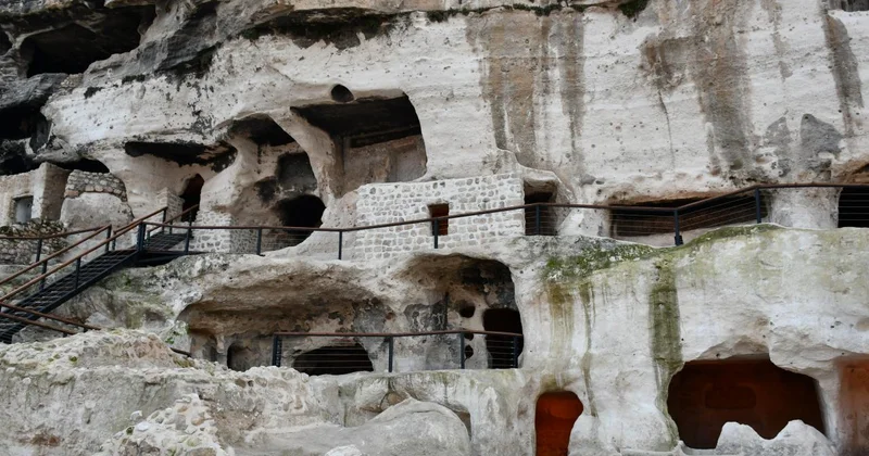 Batman Hasankeyf’te restore edilen 10 mağara turizme açıldı