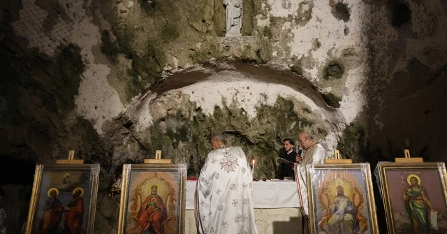 Dünya nın ilk mağara kilisesinde Noel ayini Hatay Haberleri