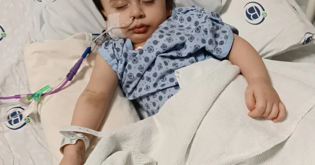 Minik Alper in anestezi sonrası kalbi durdu, entübe edildi; aile suç duyurusunda bulundu Adana Haberleri