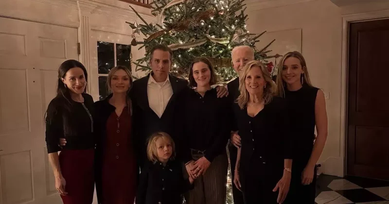 Biden dan Noel fotoğrafı kafaları karıştırdı, neredeyse görünmez oldu
