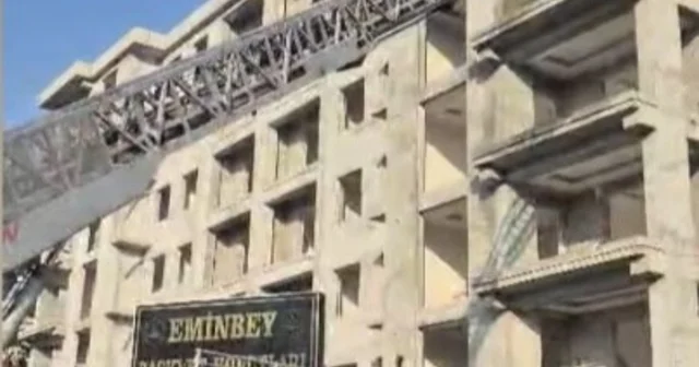 Elektrik kesintisi nedeniyle iskelede mahsur kalan işçiler kurtarıldı Osmaniye Haberleri