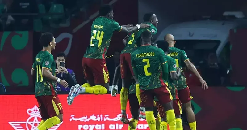 (ÖZET) Mario Lemina nın performansı yetmedi! Kamerun zorlu maçta Gabon u devirdi Kamerun Gabon maç sonucu: 1 0 Fanatik Gazetesi Futbol Haberleri Spor