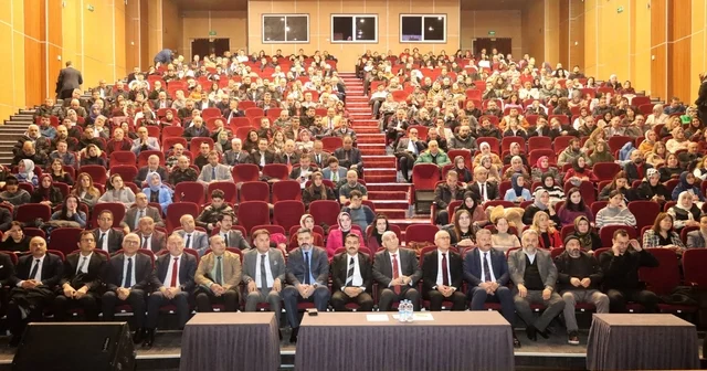 Güçlü ailenin önemi anlatıldı Sivas ta Aile Yılı etkinlikleri kapsamında Güçlü Aile, Güçlü Toplum konulu söyleşi gerçekleştirildi Sivas Haberleri
