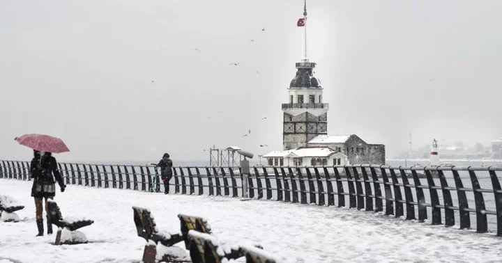 Kar kapıda Meteoroloji ve AKOM dan İstanbul için uyarı... Sıcaklık 8 derece birden düşecek