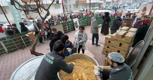 Şivlilik diye gelen çocuklara tantuni ikram ettiler Konya Haberleri