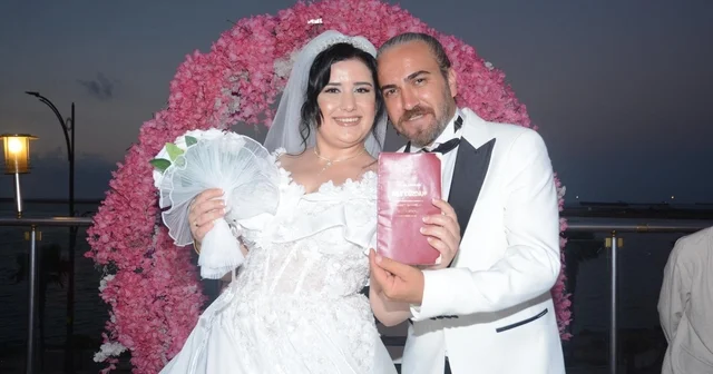 Evlenmek için kaçırdığı kocasıyla 15 yıl sonra hayallerindeki düğünü yaptılar Samsun Haberleri