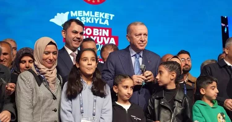 Deprem bölgesinde tarihi gün! Söz verildi, yapıldı: Bakan Kurum paylaştı