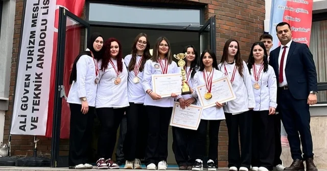 Ali Güven Turizm Mesleki ve Teknik Anadolu Lisesi, gastronomide en iyi lise seçildi Eskişehir Haberleri