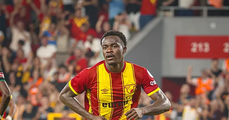 Göztepe de Arda ve Dennis yakın markajda