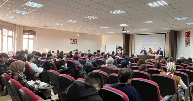 TOGÜ de Mehmet Akif in edebi ve fikri mirası ele alındı Tokat Haberleri